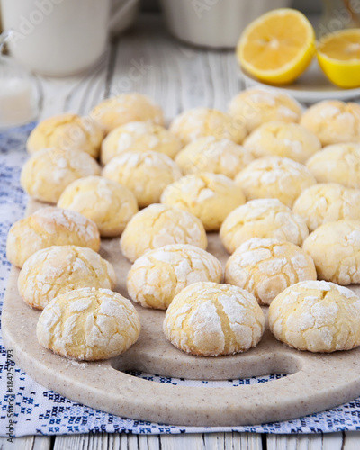 Homemade lemon cookies with cracks