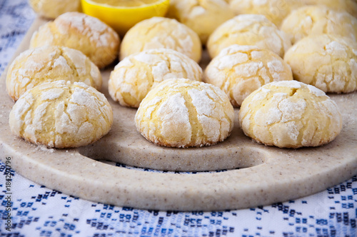 Homemade lemon cookies with cracks