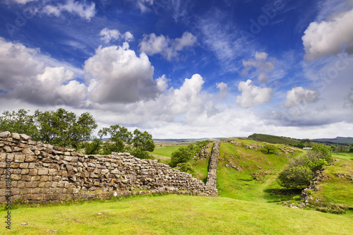 Schilderij op canvas Hadrian's Wall under a dramatic sky at Walltown Crags, Northumberland, England