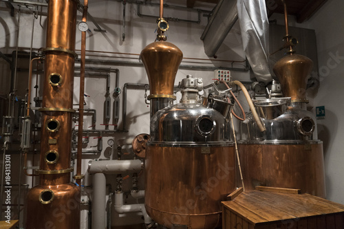Obraz na plátně Copper still alembic inside distillery