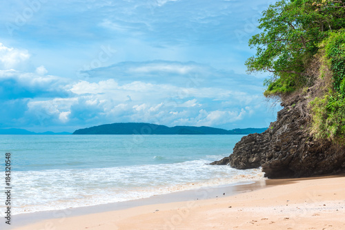Fototapeta Naklejka Na Ścianę i Meble -  magnificent landscape of the Andaman Sea, Krabi Province, Thailand