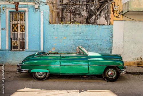 Cuba, old cars, havana © Zoltn
