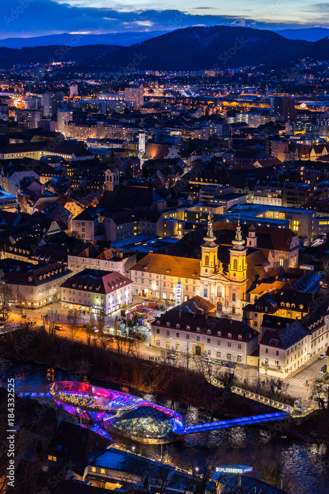 Graz in der Nacht - Sicht von Schlossberg aus