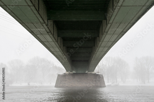 Kölner Zoobrücke bei Schnee
