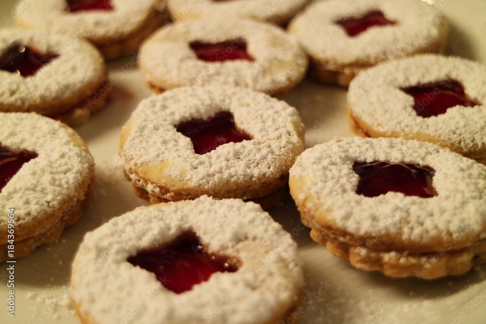 Weihnachtsplätzchen - Spitzbuben Weihnachtsplätzchen - Spitzbuben