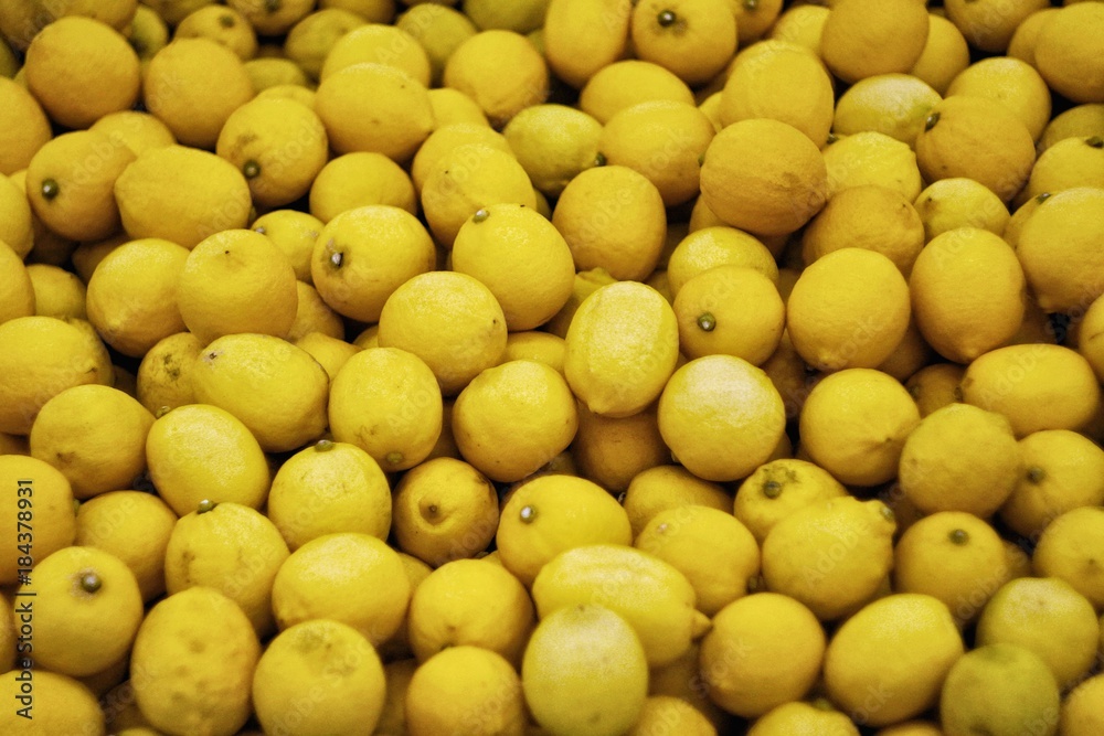 a pile of lemon fruit