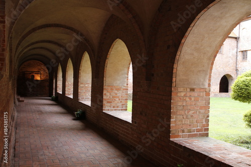 Cloister, Kreuzgang
