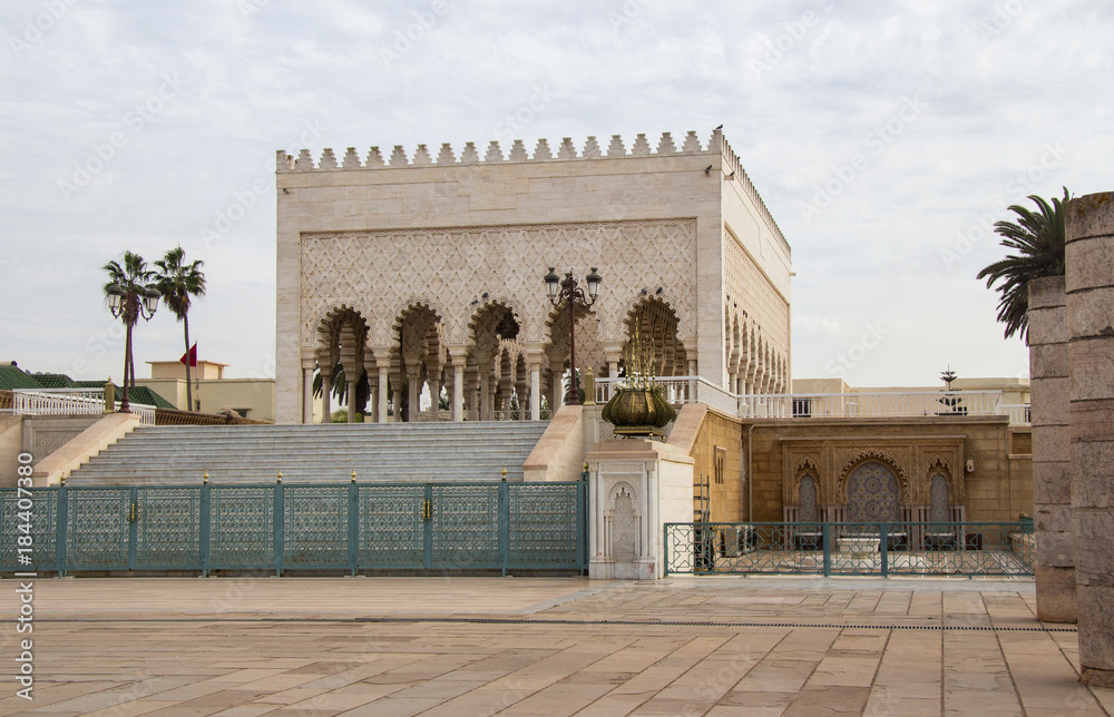 Obraz premium Mausoleum of Mohammed V in Rabat, Morocco. The mausoleum contains the tombs of the Moroccan king and his two sons, King Hassan II and Prince Abdallah