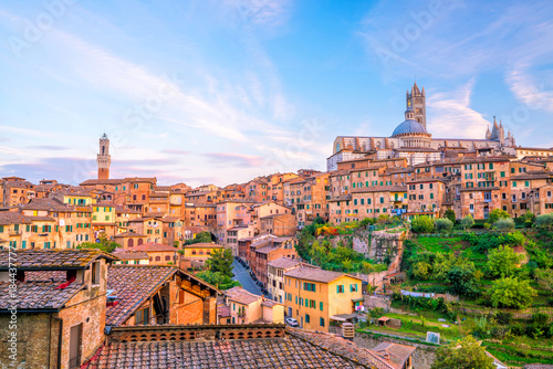 Photo Downtown Siena skyline in Italy