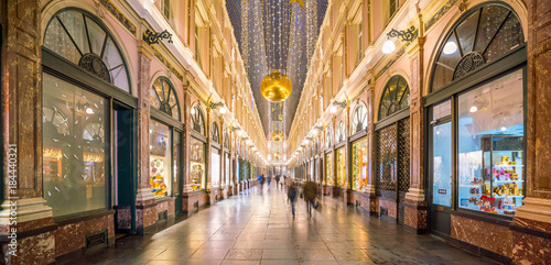 Quadro em tela The historical Galeries Royales Saint-Hubert shopping arcades in Brussels