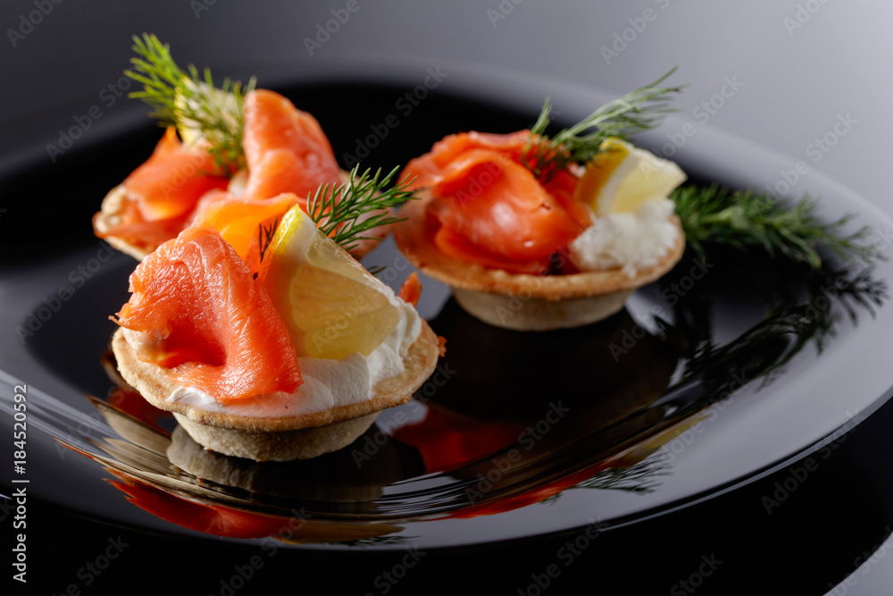 Tartlets with salmon. Tartlets with salmon.