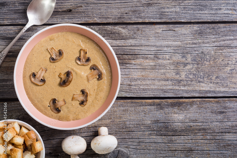 French cream soup with mushroums
