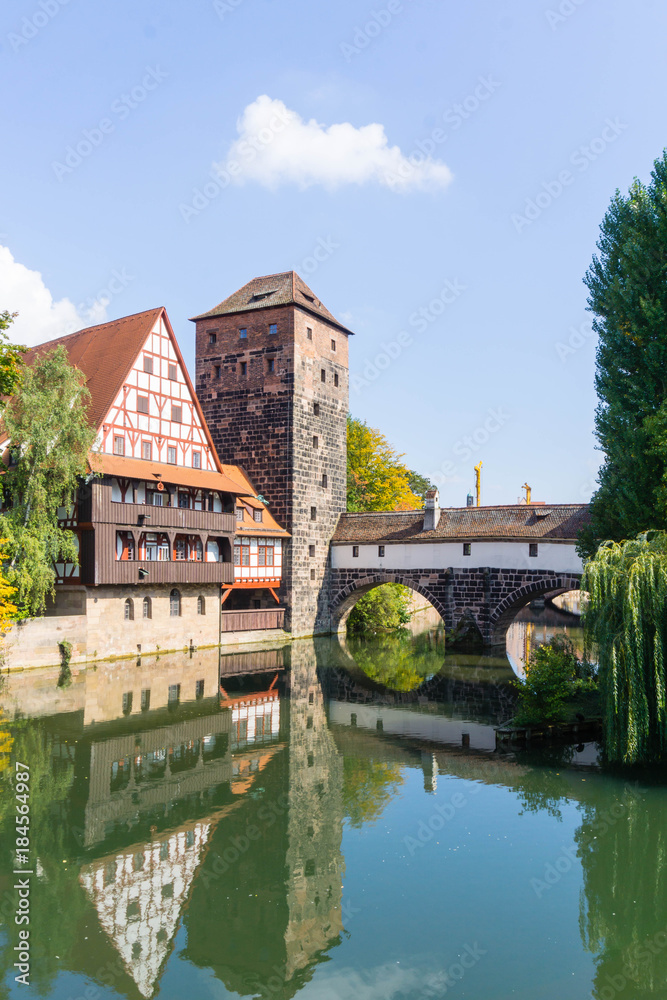 Wasserspiegelung Weinstadel Nürnberg