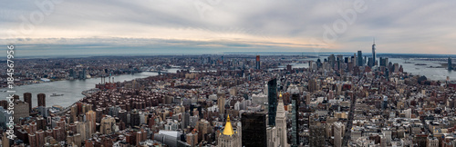 Panorama view from Empire State Buillding to Downtown © Scenessence