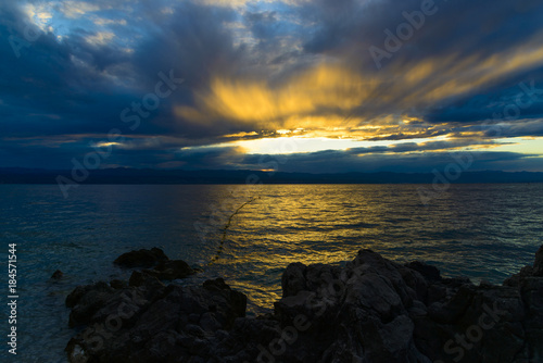 Sonnenaufgang in der Bucht von Opatija, Kroatien