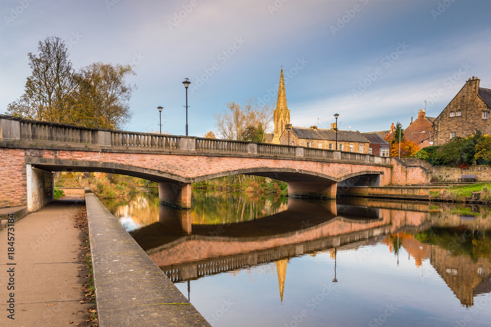 Oldgate Bridge over River Wansbeck / The River Wansbeck passes through the centre of the market town of Morpeth in Northumberland