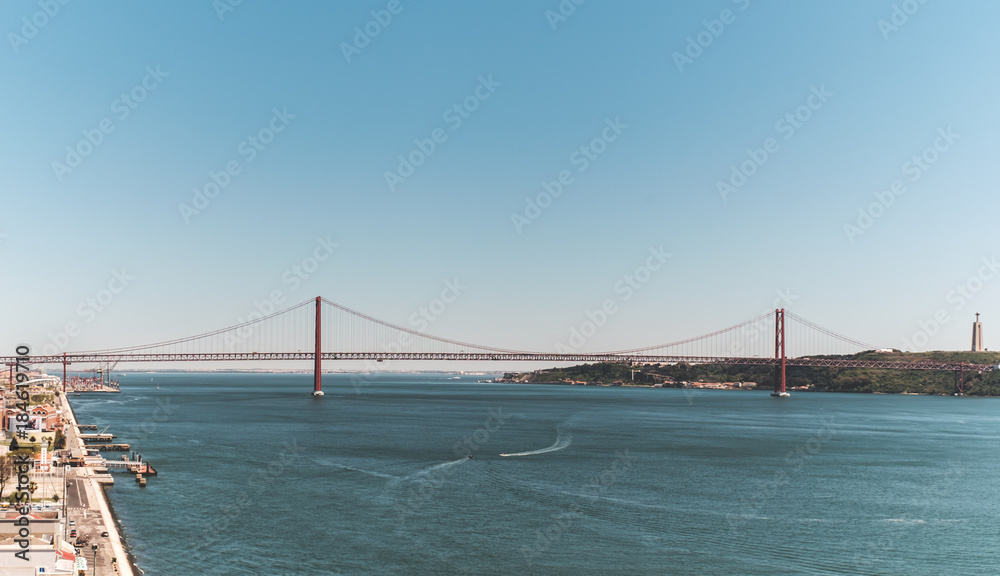 Fototapeta premium 25 de Abril Bridge in Lisbon