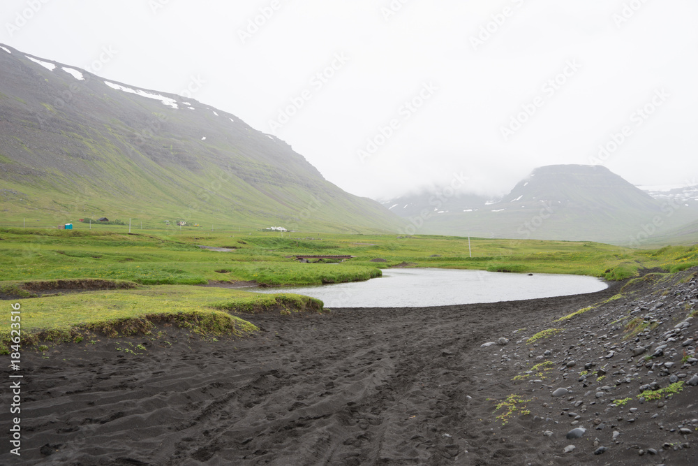 Fototapeta premium Küsten-Landschaft in den Westfjorden, Island 