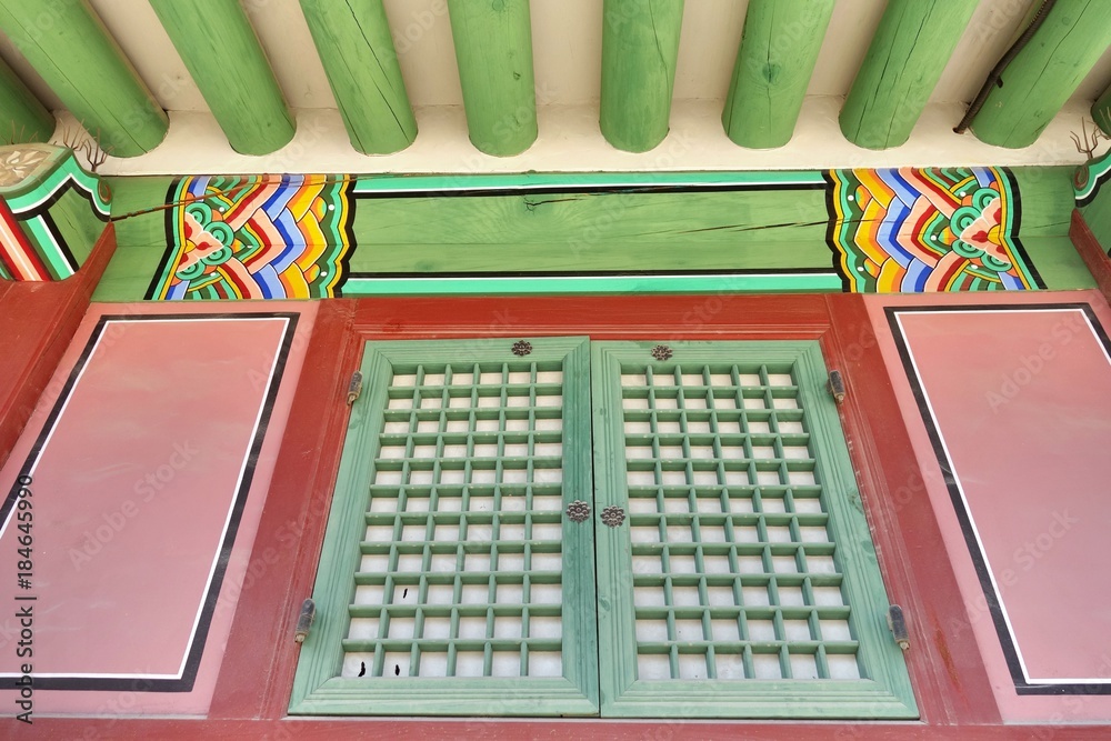 Naklejka premium Traditional Korean building house