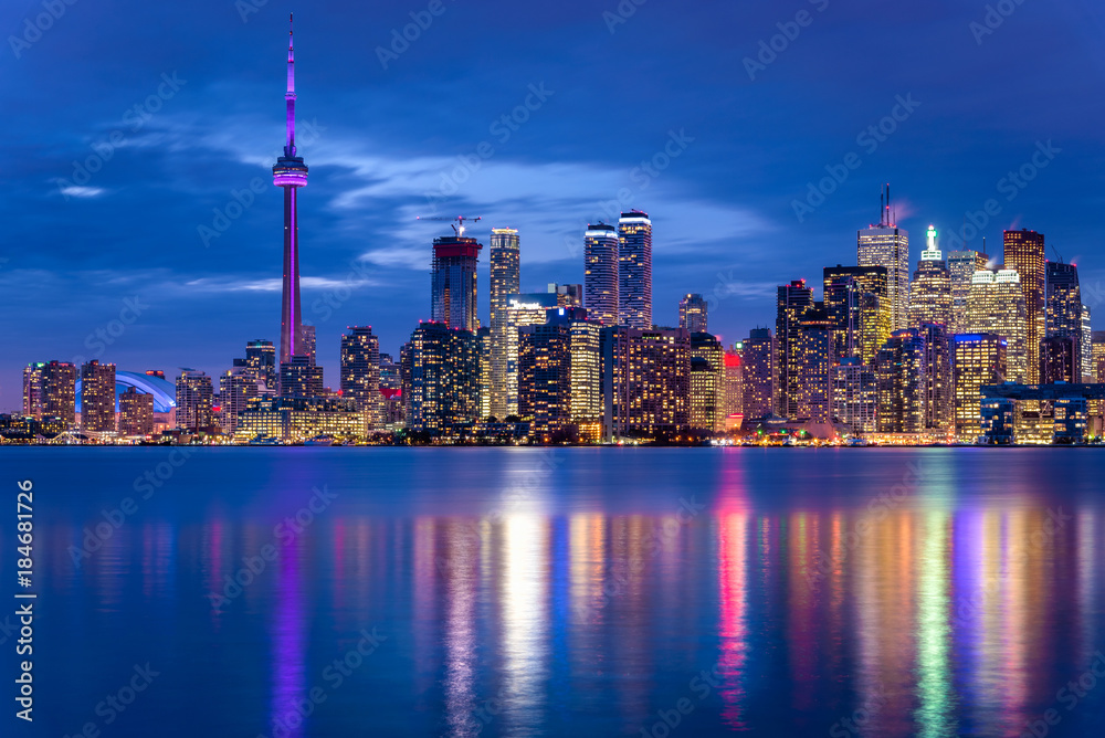 Obraz premium View of Downtown Toronto at Night