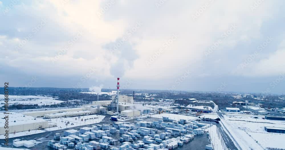 usine sous la neige en vue aérienne 
