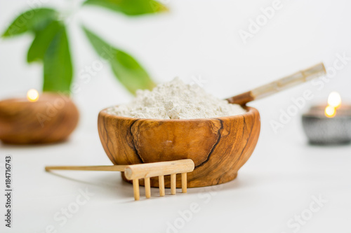 Photos Wooden Bowl full of white clay