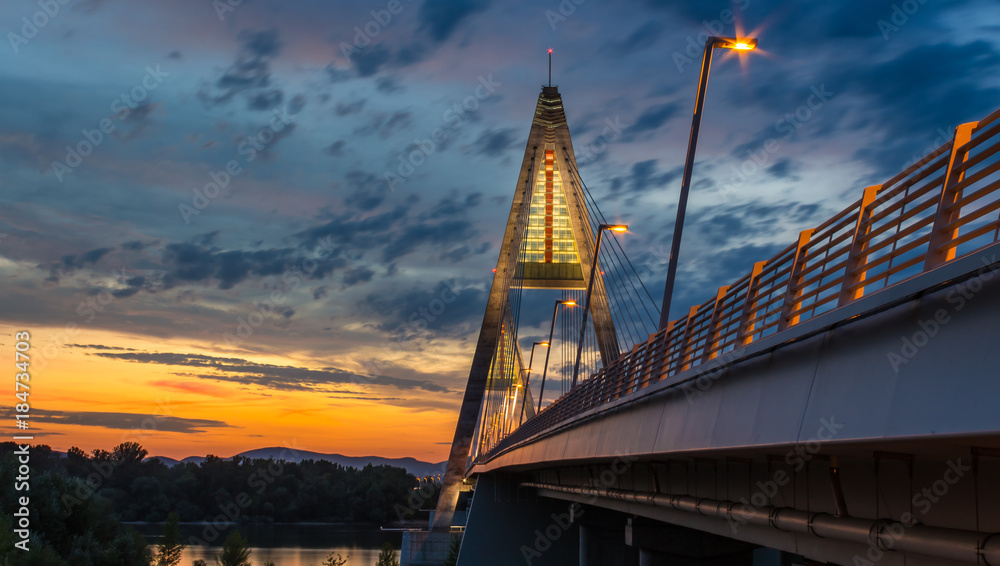 Fototapeta premium Megyeri Bridge - Budapest