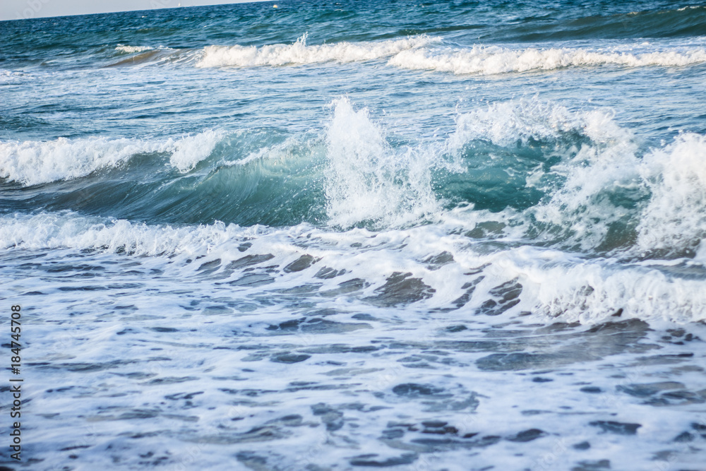 Obraz premium wave on the shore