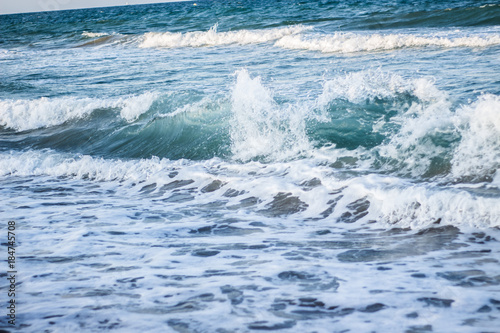 wave on the shore © Alejandro Hernandez