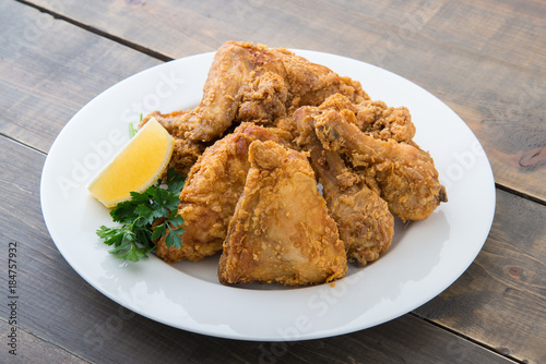 fried chicken with lemon and parsley
