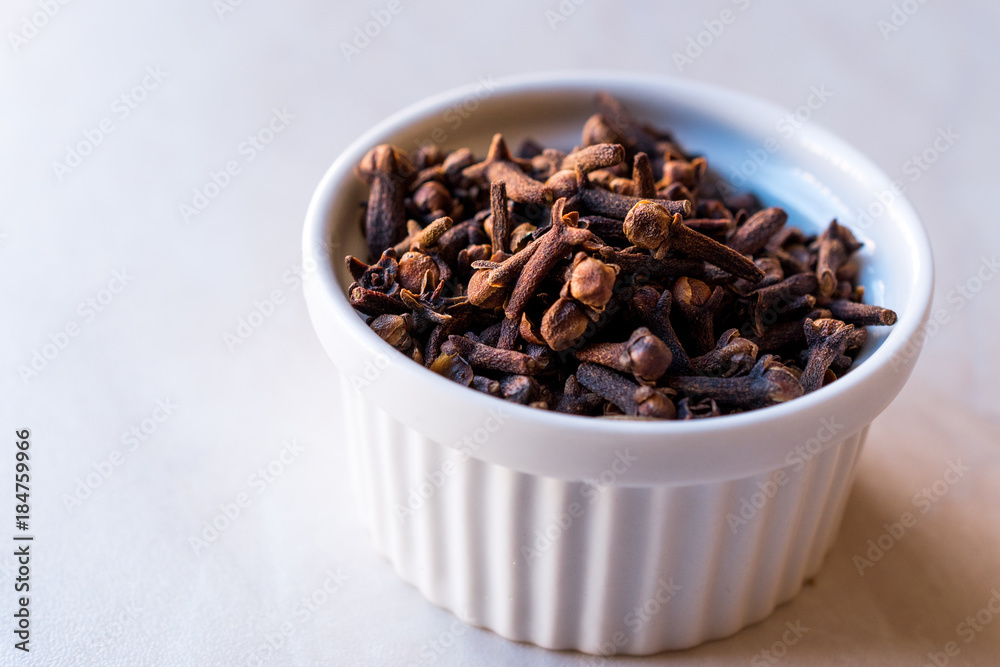 Raw Organic Brown Dried Cloves Ready to Use Raw Organic Brown Dried Cloves Ready to Use