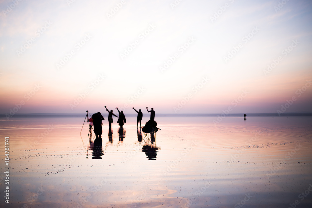 Fototapeta premium sunset and photo shoot in salt lake