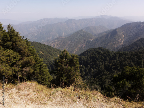 Blick von einem Aussichtspunkt über die Vorberge des Himalayas photo