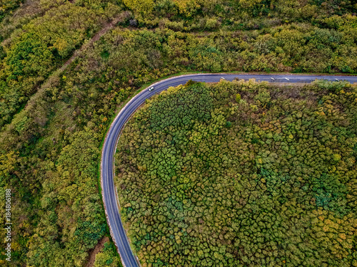 Fototapeta Naklejka Na Ścianę i Meble -  Aerial view of a curly road
