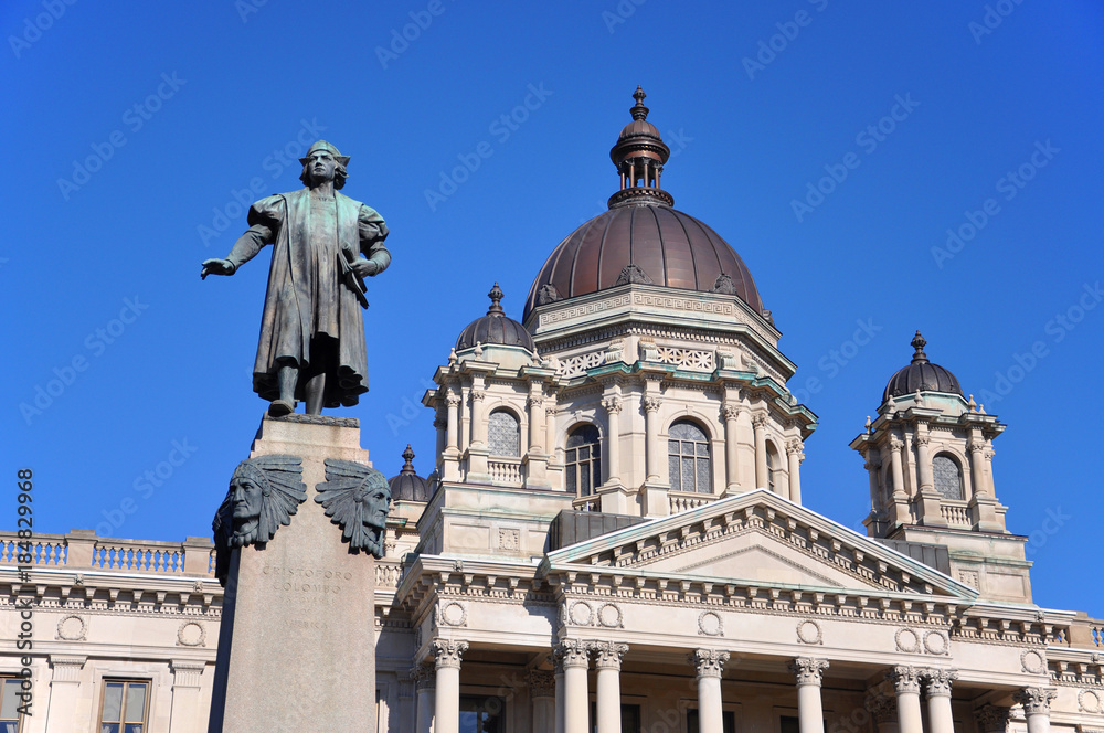 Columbus Statue in front of Onondaga Supreme and County Courts House in downtown Syracuse, New York State, USA.