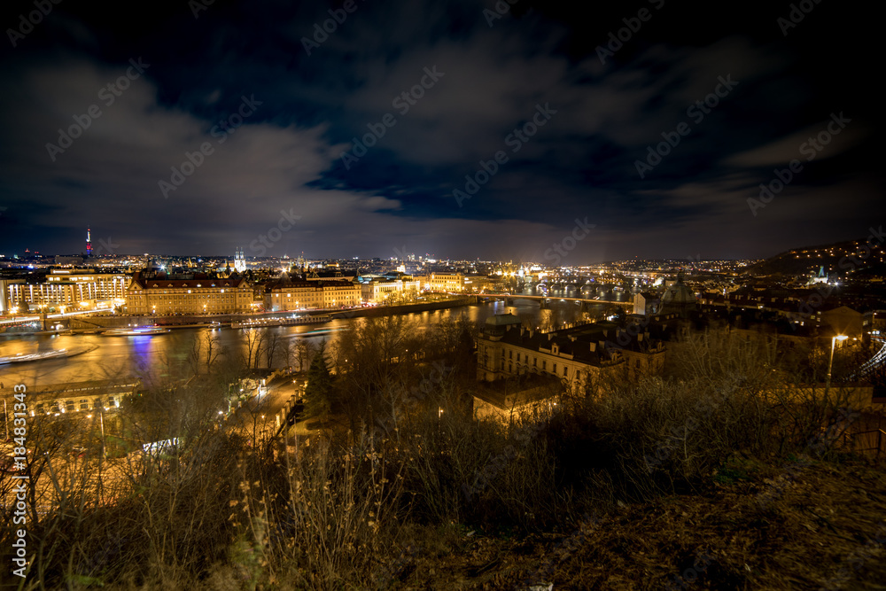 Fototapeta premium Prag bei Nacht Panorama