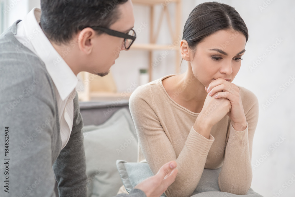 Woman visit psychologist meantal health care consultation Woman visit psychologist meantal health care consultation
