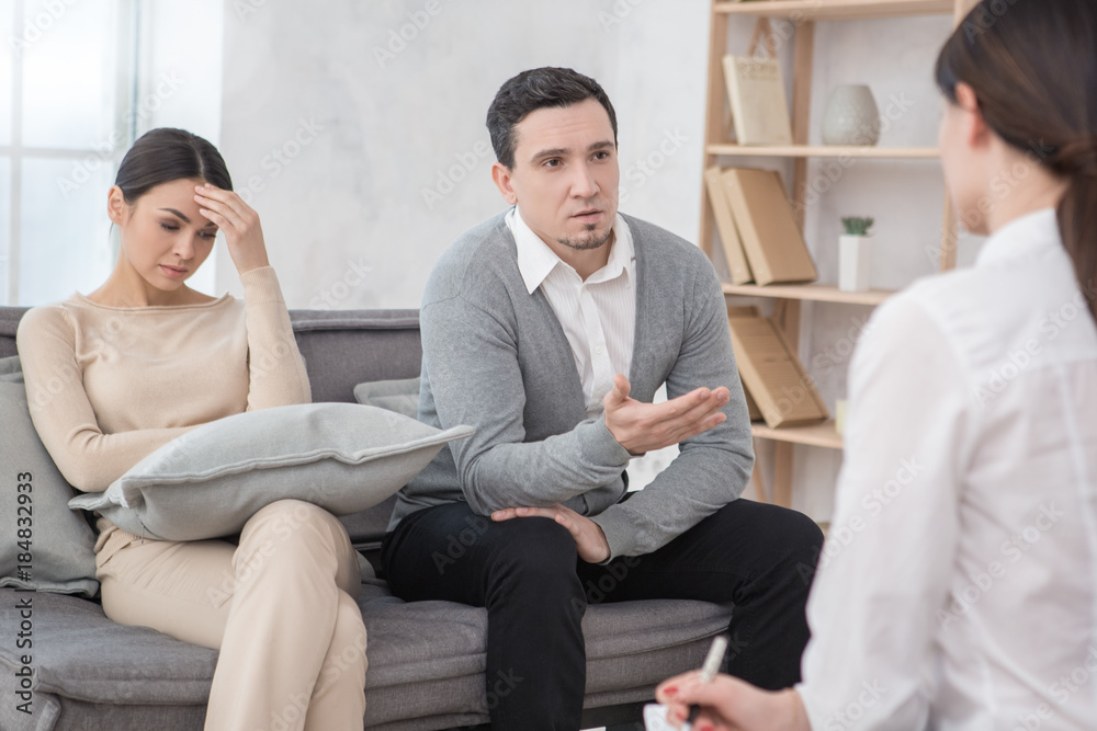 Family couple visit psychologist relationship problem consultation Family couple visit psychologist relationship problem consultation