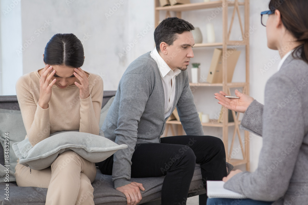 Family couple visit psychologist relationship problem consultation Family couple visit psychologist relationship problem consultation
