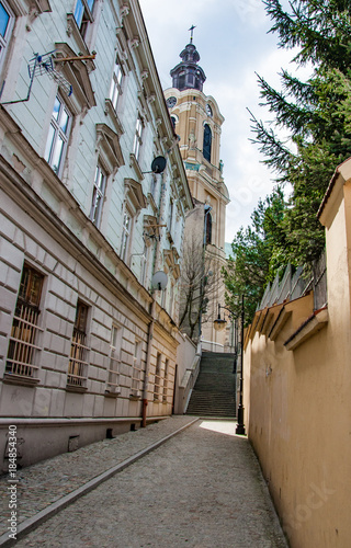Fototapeta Naklejka Na Ścianę i Meble -  Narrow street ends up with stairs