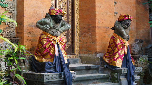 バリ ウブド王宮 獅子 BALI Ubud royal palace guardian lions