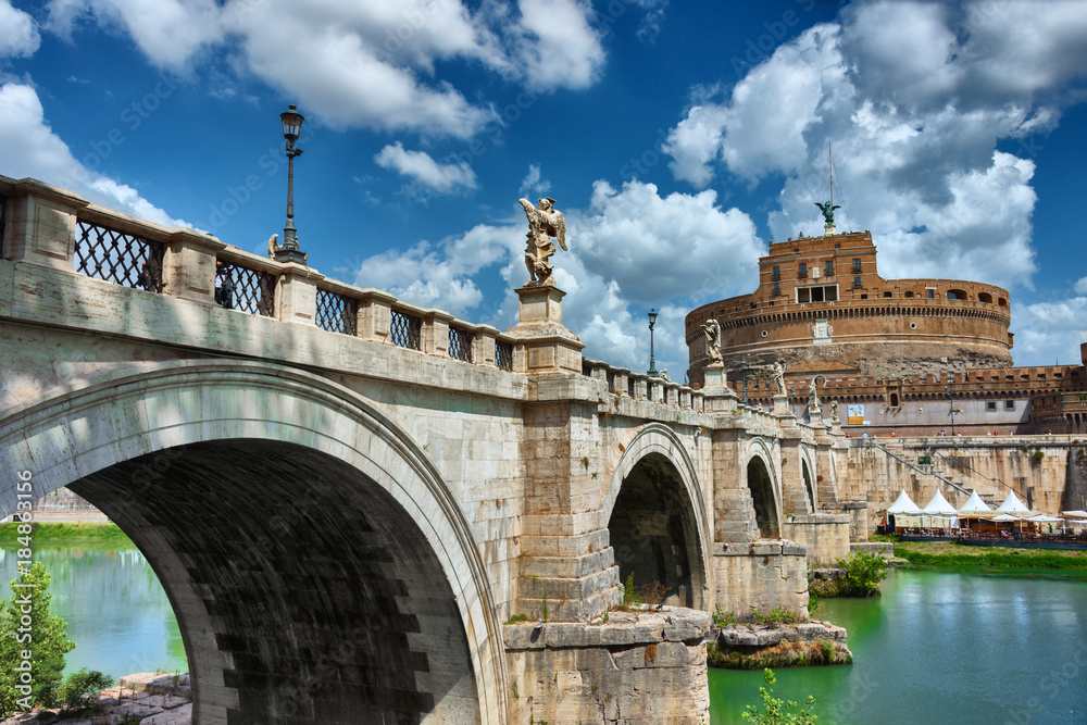 Engelbrücke und Engelsurg in Rom