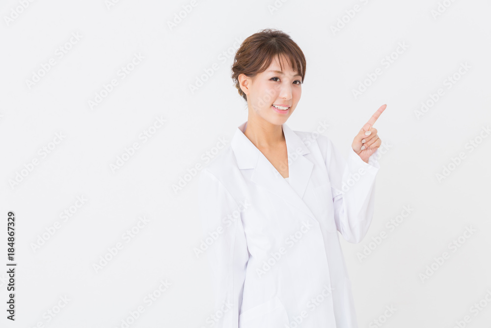 白衣の女性 白衣の女性