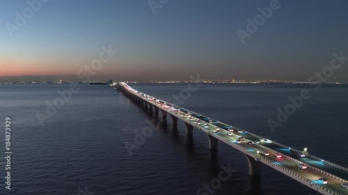 Wallpaper Mural 空撮 - 東京湾とアクアライン 夜景 渋滞 イルミネーション Torontodigital.ca