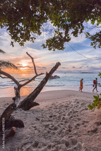 anse Lazio au coucher du soleil  Praslin  Seychelles 