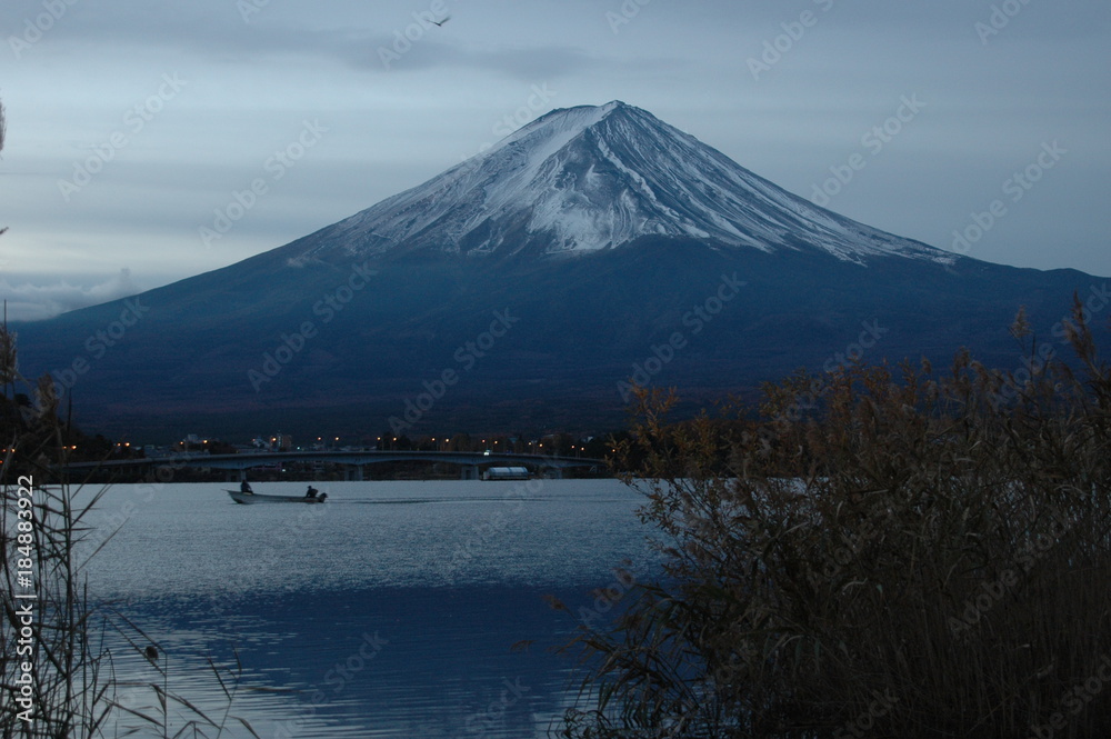 河口湖大橋　富士山　