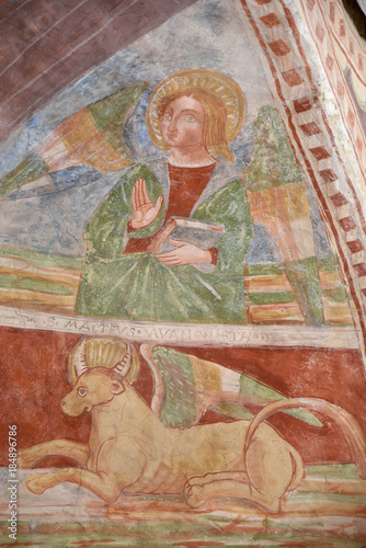 Fresque d'un ange à la chapelle romane San Michele de Castirla en Corse