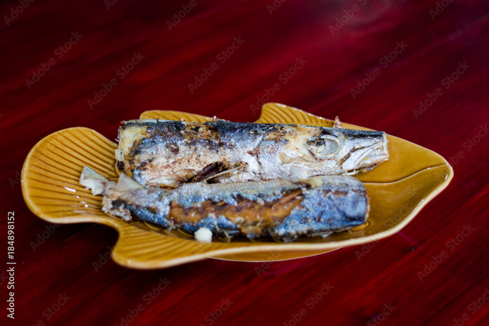 Fototapeta premium Fresh fried barracuda fish