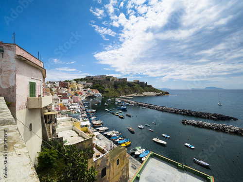 Blick auf die Insel Procida, Phlegräische Inseln, Golf von Neapel, Kampanien, Italien