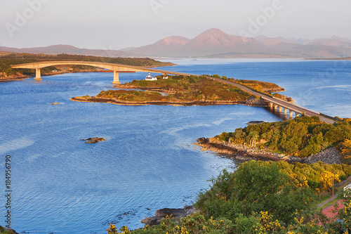 Quadro su tela The bridge to Isle of Skye at sunrise - Scotland, UK